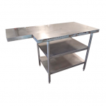Mesa de trabajo acero inoxidable con dos repisas y saque en esquina