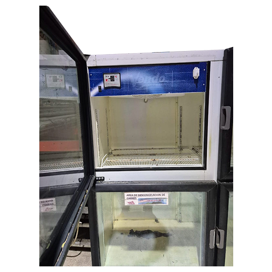 Refrigerador marca Vendo de 4 puertas abierto