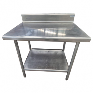 Mesa en acero inoxidable con entrepaño