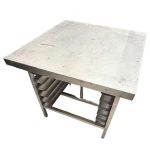 Mesa de trabajo con rack en acero inoxidable