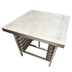 Mesa de trabajo con rack en acero inoxidable
