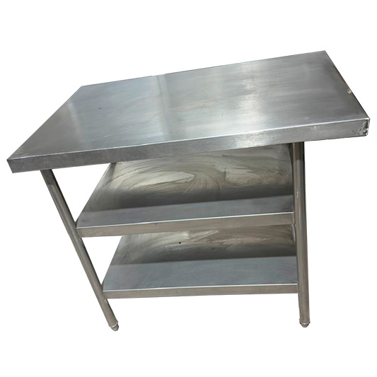 Mesa de trabajo usada en acero inoxidable con 2 entrepaños
